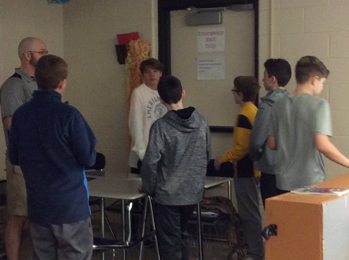 jschleiden11's tweet photo. Students are solving a great breakout to learn about colleges and careers! @brysontravisedu #esmsbestyearever #essdexcels fun way to learn options https://t.co/nefmtO8gPK