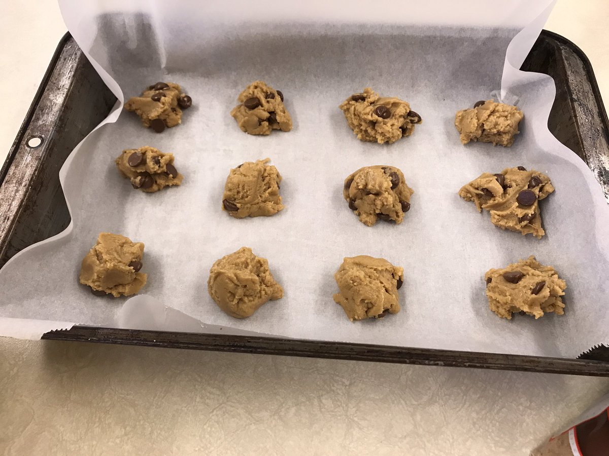 mrsshaunnadale's tweet photo. Who knew math could be so much fun in K-5... &amp; the day is just beginning  #bakingcookies #mathday2018 #recipes @SWATigers 
Big thanks to our parent volunteers 💕 https://t.co/DfhqZEGxfl