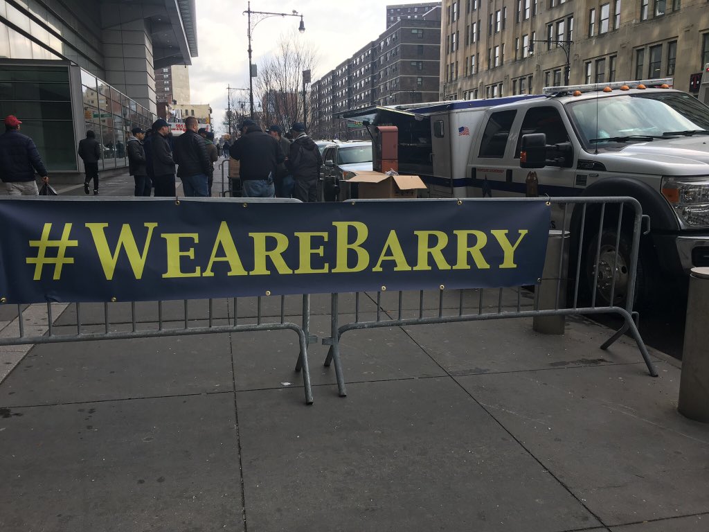 MDiamond8's tweet image. #HughBarry acquitted of all charges in #DeborahDanner murder trial.  Judge Robert Neary says prosecutor failed to prove the shooting wasn’t justified.  #NYPD sergeant Barry felt his life in danger when she swung a baseball bat at him.  @wcbs880 #wearebarry