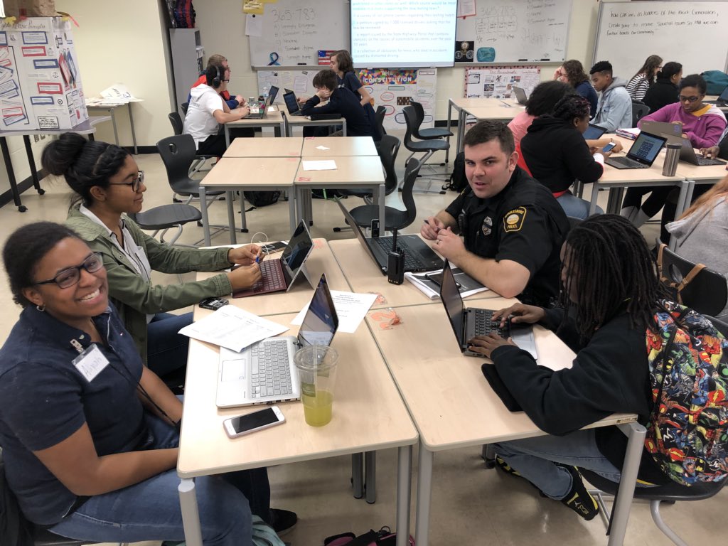 Officer Kopacko is teaming up with students as their community partner for their PBL unit this quarter!  #reynproud <a href="/RHSEncore/">RHS Encore Academy</a>