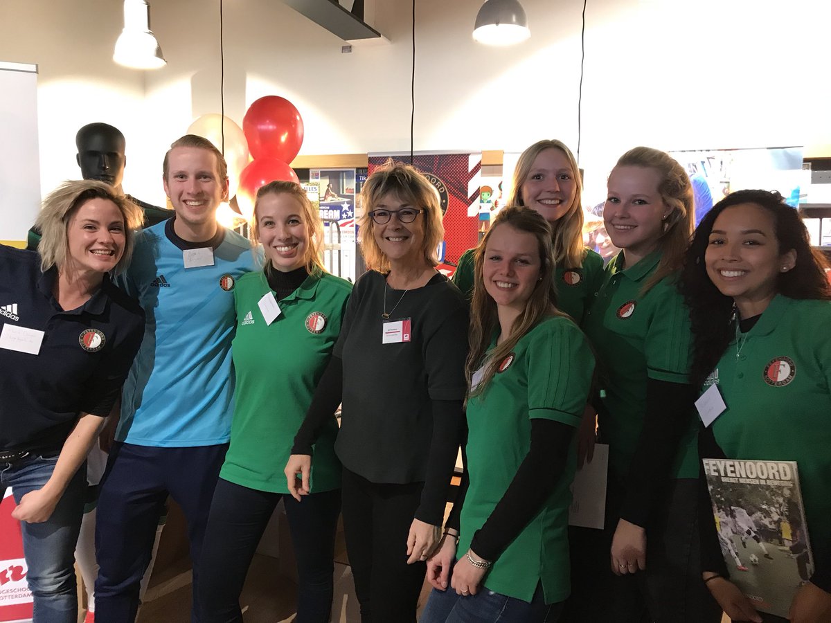 jethouwers's tweet photo. Lang leve onze super #socialwork studenten die steeds inzetbaar zijn bij de 28 projecten @FeyenoordFound @hsrotterdam https://t.co/RvgXPGBAzi