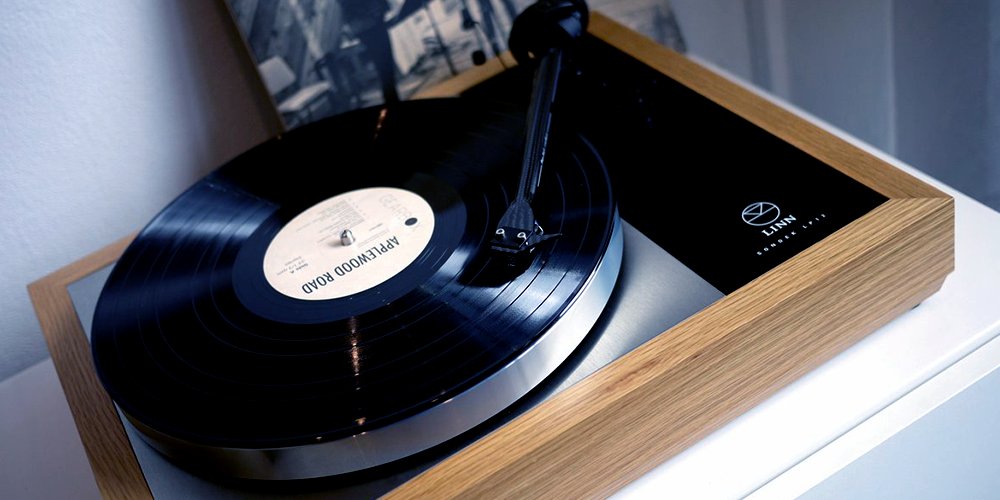 linnproducts's tweet photo. Head over to our Facebook page and #ShowUsYourLP12 ๐ถhttps://t.co/WFllZSKMPl
#TurntableThursday #ThursdayThoughts #HelloLP12 https://t.co/0TAqMNNaih