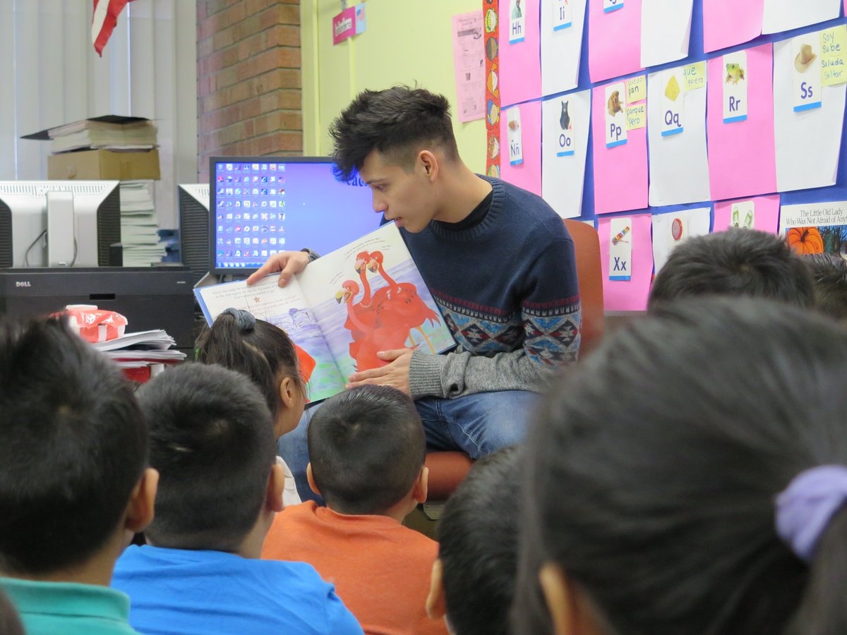 EastRamapoCSD's tweet photo. Students from #RamapoHS read to children at #MargettsElementary in English and Spanish as part of #RocklandReadIn. Teachers joined in the literary spirit, dressing like their favorite characters. #EastRamapo #RiseUp https://t.co/EXdBKCBDI2