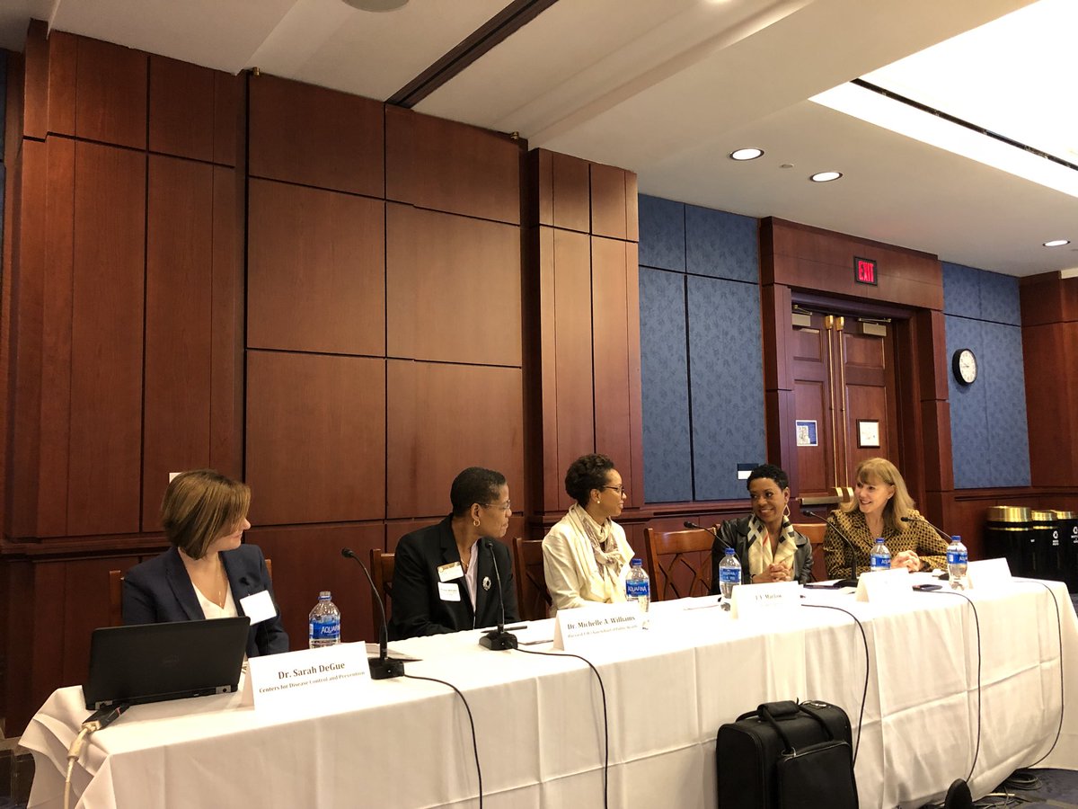 SavingPromise's tweet photo. So grateful to survivor, advocate & @MaryKay sales leader @GloriaBanks for her support & for sharing her story: โItโs in your home, itโs in your neighborhood, itโs w/ your family. We must keep this conversation going.โ #EndDV #SavingPromise https://t.co/xa5oQTqp1c