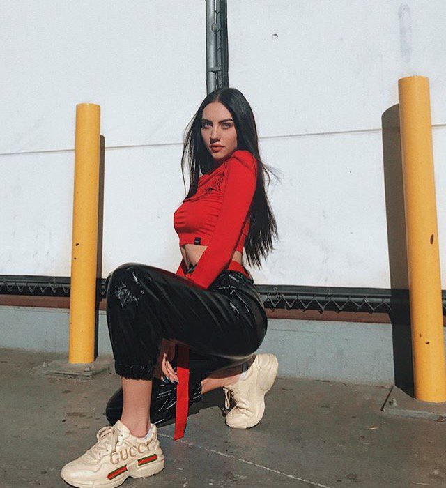 FamousBaseRPG's tweet image. • Alyssa •

》 @xalyssz