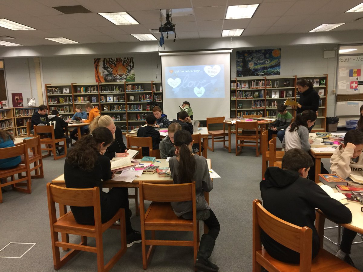 Speed dating Learning Commons Style! Many matches have already been made! 📚❤️💙 @caseywolfer