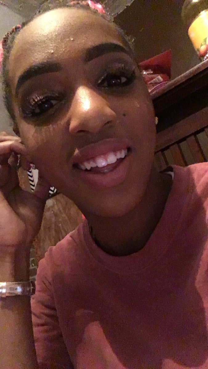 Nmy_VickySecret's tweet photo. Just because π€·π½ββοΈπ€·π½ββοΈ HAPPY THURSDAY YALL ! #iloveniceteeth #followme @allie_Jaeee #mentionmeforaFollowback https://t.co/uq76tAYd49