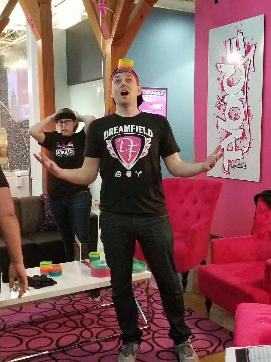 SHarrisDF's tweet photo. #Dreamfield #cebrating #seriousfun @rdd0613 @GeminiKNM @Drew_Williams00 @StaciaWoolley @NanCT74 @frisitz76 https://t.co/l9jHfvqeMr