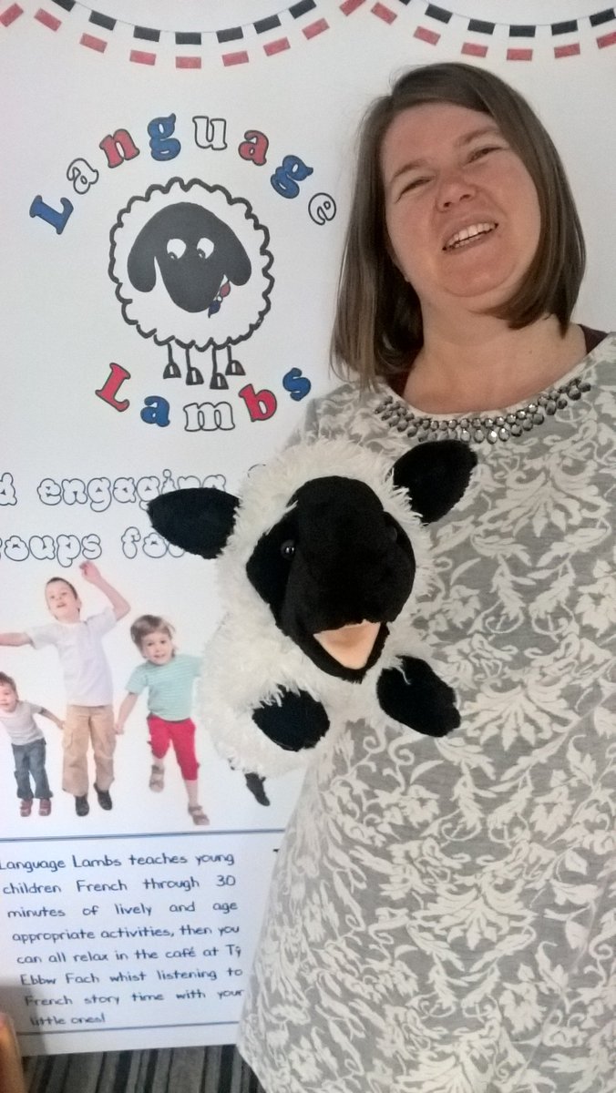 LanguageLambs's tweet image. The Language Lambs had fun yesterday counting to vingt (20)! Wow!
AND learning a few more animal names like une oie. But what does it mean?