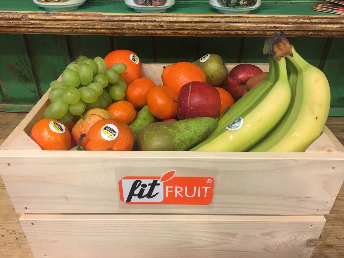 #fitfruit en #oosterhoutvoorelkaar werken samen. #vrijwilligers en #oosterhoutse #bedrijven #instellingen ontmoeten elkaar ongedwongen en helpen elkaar. Locatie: Arendshof 83 #Oosterhout