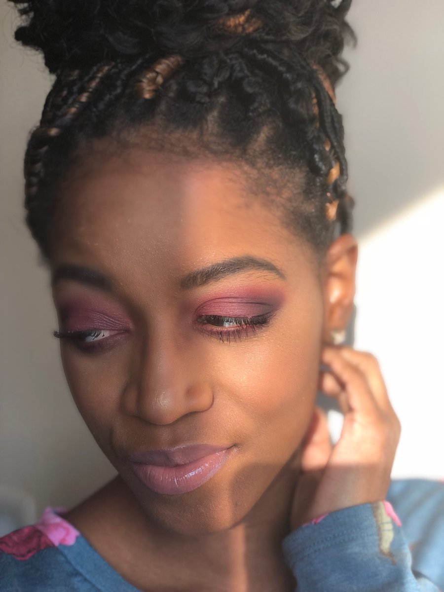 Forever_Indy's tweet photo. My Fave new palette ! @ItsMyRayeRaye  x @bhcosmetics  palette #rosesmokeyeye https://t.co/9JMXR5o4Et
