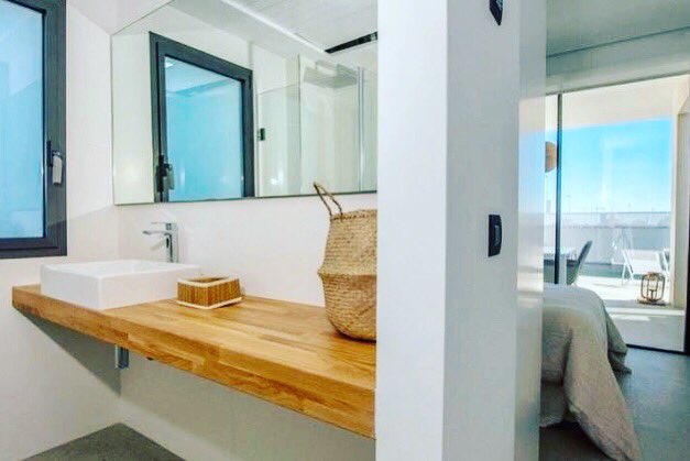 HamptonsIntTedd's tweet photo. Hamptons International International property  
This weeks most viewed property 👀

This week a brand new 3 bedroom villa in Valencia is attracting attention
Fitted Kitchen 🥘, Private Pool 🏊, Private Garden 🌴
Near Sea 🌊, Off Road Parking 🚙
£266,000

https://t.co/QQzXm8Jp76… https://t.co/bm3Y8nPlUh