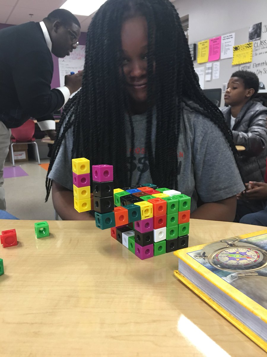 LoudBrarian's tweet photo. Loooove what shes doing to complete this challenge!!! She did it!!! FIRST SCHOLAR EVER TO MAKE IT WORK!!! @LinebargerMonte #TCSLearns #TECHTHURSDAY @drmcometrue #CODEDBYME #CES360 https://t.co/gSM0i0F9C1