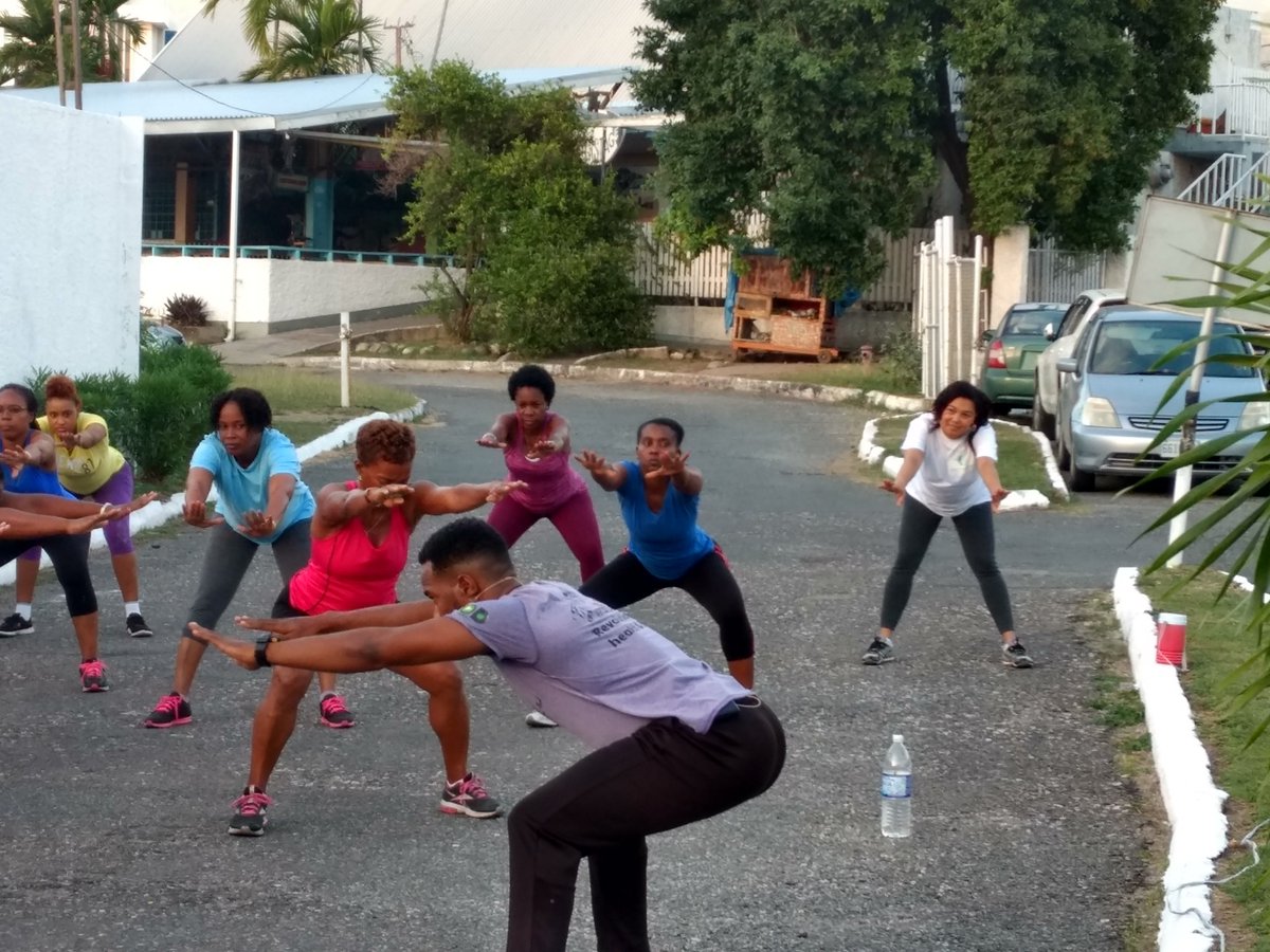 WIHCONProp's tweet photo. Oneil from @FitRevJa taking us through the paces #FitandLean2018
Come and join us Tuesdays & Thursdays 5.30 - 7pm Cinema Lands Parking Lot.
#WIHCONProperties #WPL #FitandLean2018 https://t.co/VOdamwogJV