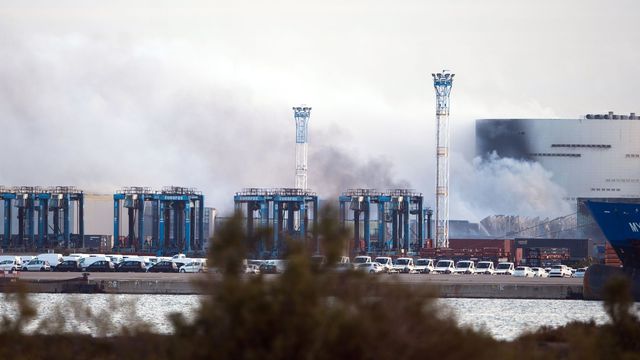 Marseillako erraustegi inguruko elikagaietan ere dioxina topatu dute. Biztanleak airearen kalitate txarragatik kexu ziren.

Fos-sur-Merreko Udalak salaketa sartu du auzitegian. argia.eus/blogak/zero-za…