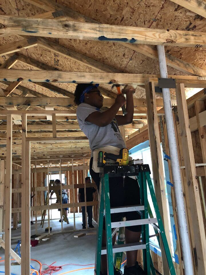 UF_SISTUHS's tweet photo. Service is not an act - it’s a lifestyle. We rise by lifting others. Last weekend we volunteered with Habitat for Humanity to help build homes for those in need. How do you live out service? 🏡🔨💛 #HabitatForHumanity #UFSISTUHS #SaturdayService https://t.co/TFaCVCYedC