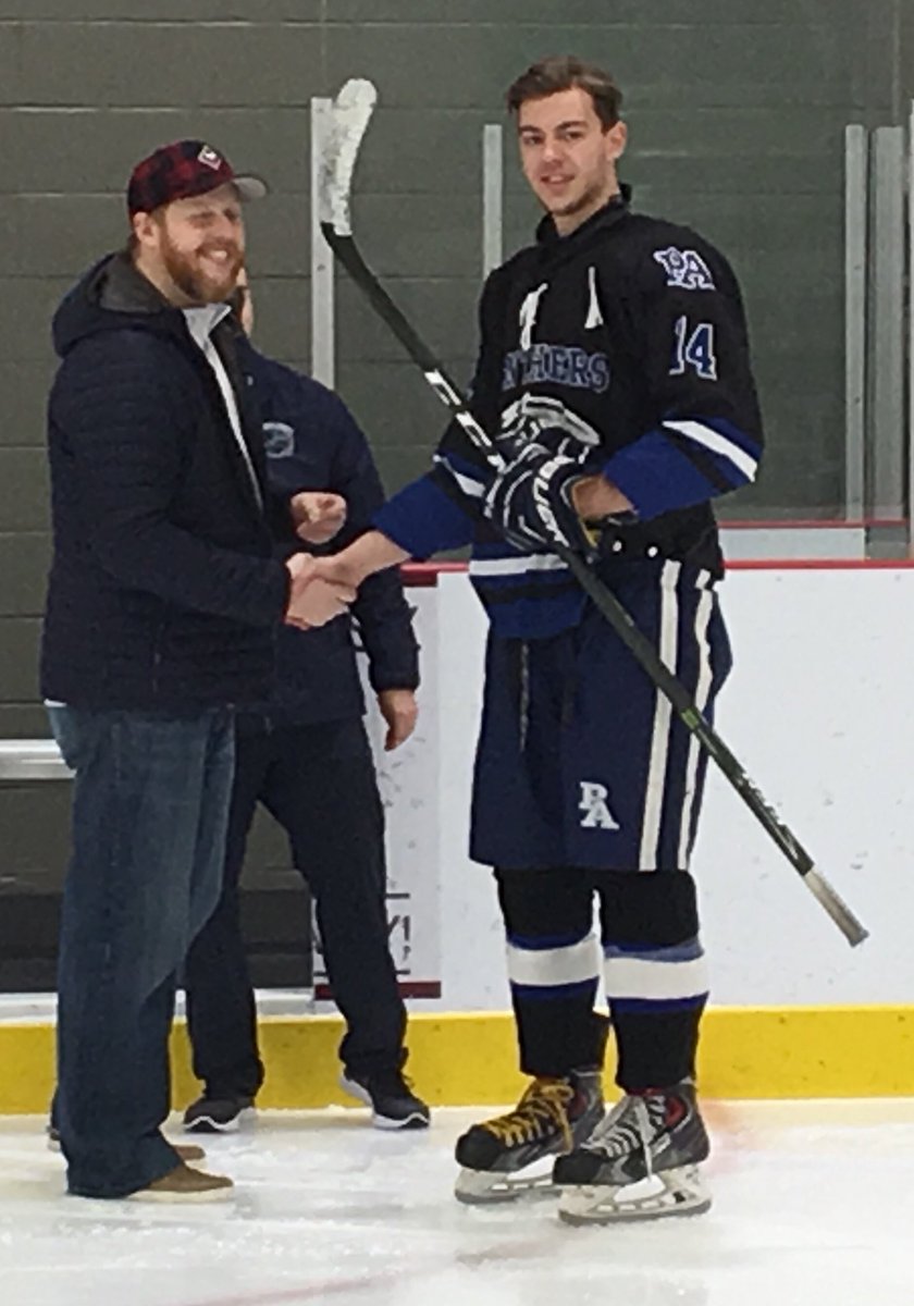 PAPantherHockey's tweet image. Last night before the game we took a moment to honour our graduating  players with an exclusive PA pin #Pinnight @pahscouncil @Panthers_PA