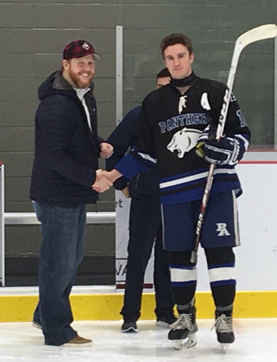 PAPantherHockey's tweet image. Last night before the game we took a moment to honour our graduating  players with an exclusive PA pin #Pinnight @pahscouncil @Panthers_PA