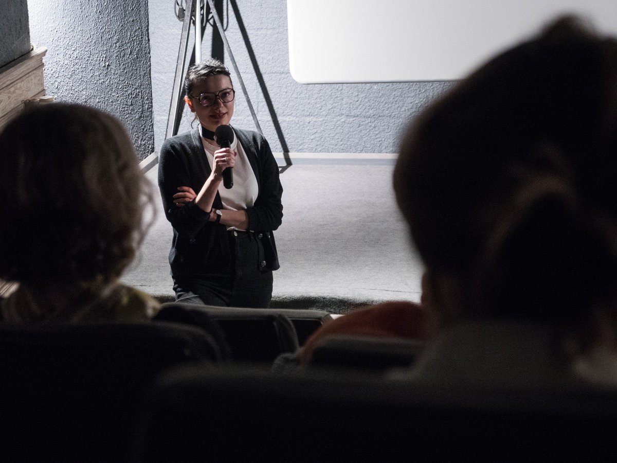 MilleniumFest's tweet photo. Une salle pleine à craquer pour la première des #CoupsDeCoeurMillenium, la projection de "My Love Don't Cross that River" ce 14 février au @cinemagaleries. Merci de partager ces #CoupsDeCoeurMillenium avec nous! #MilleniumFestival https://t.co/jrQz5WmOMD