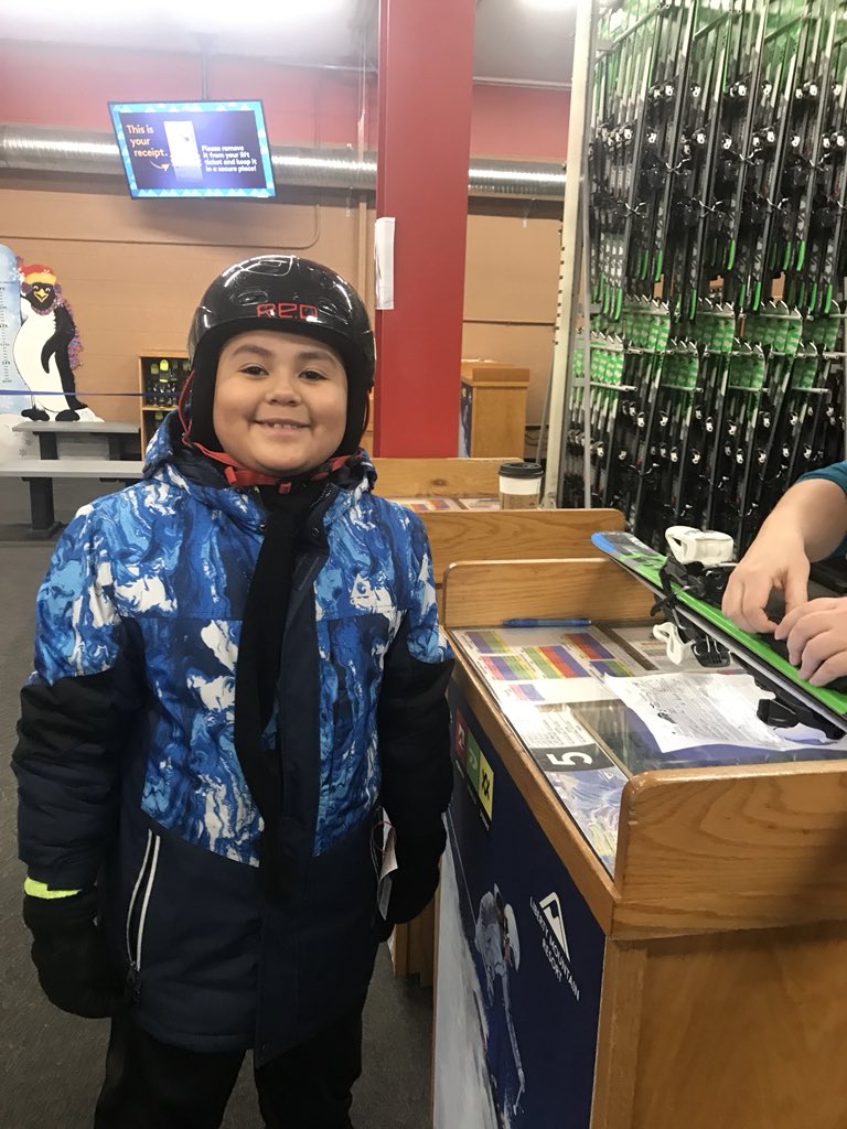 ElizabethMichL's tweet photo. Getting ready to ski @LibertyMountain 🎿 ❄️ #WeAreMurch @murchschool @dcpublicschools https://t.co/i6fLZubwvG