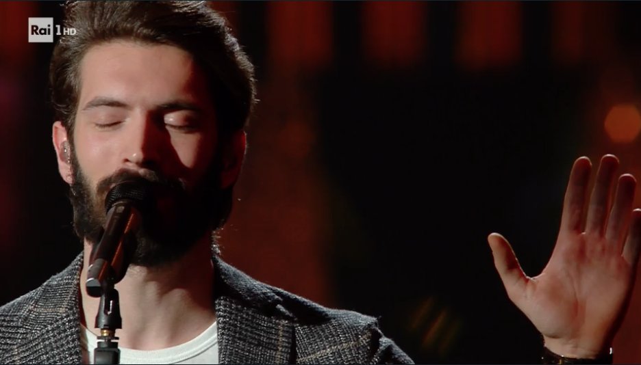 SanremoRai's tweet photo. Sul palco di #Sanremo2018 @giov_caccamo ha cantato #Eterno
Rivedi una delle sue esibizioni su @RaiPlay
https://t.co/U9WroOfjeM
@RaiUno @RaiRadio2 https://t.co/YRy55ouIA0
