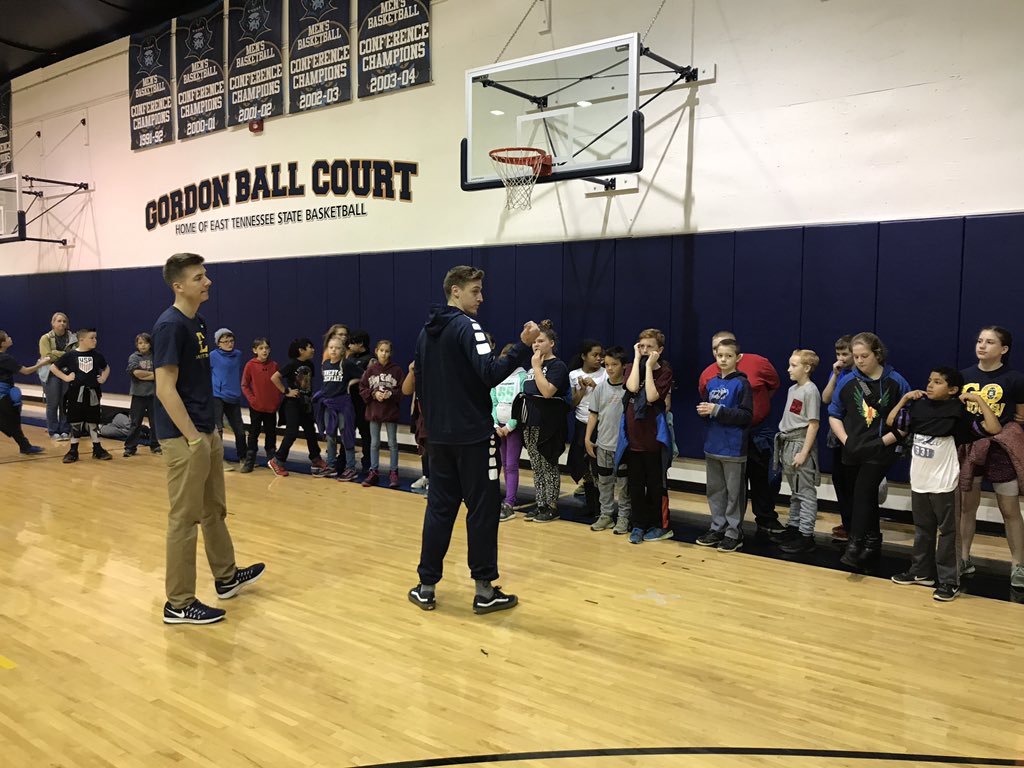koaks_blair's tweet photo. 5th grade @KCS_Kennedy touring ETSU during their annual Education Day.   #exercisescience #higherlevellearning #graduationandbeyond https://t.co/Z90W50cFAY