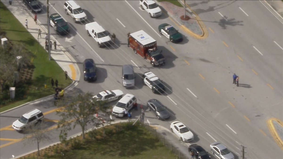 #BREAKING North Broward Prep currently on lockdown after reports of shots fired bit.ly/2GcHzlh?utm_so… https://t.co/kk481VpmWw