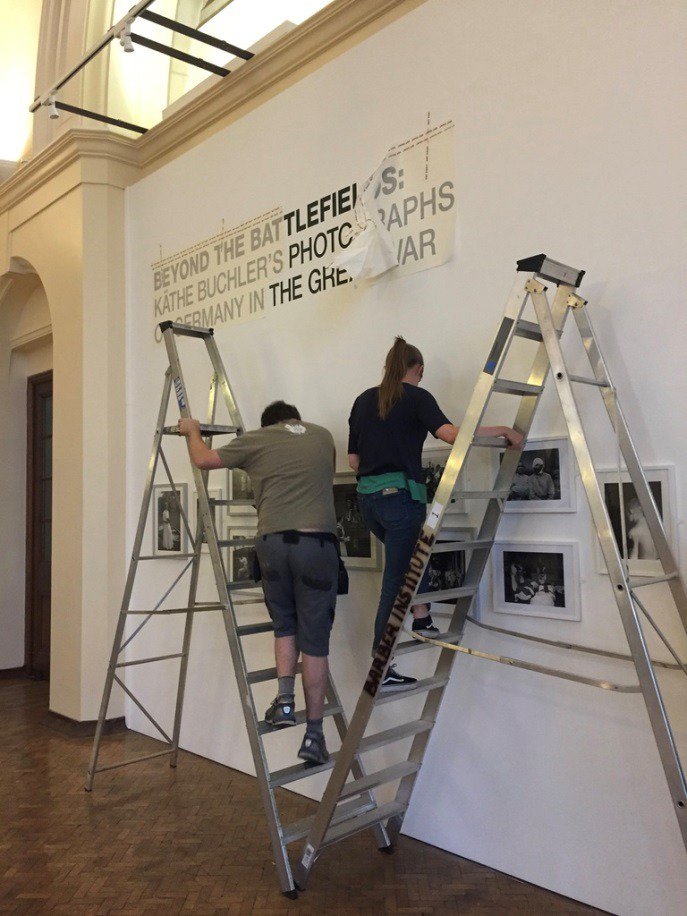 rcc_redmarley's tweet photo. Have you ever wondered about how an exhibition is installed? Then read our latest blog by RCC volunteer, Katie, to find out! https://t.co/J9A7S346O6 #hellobrum #uobculture #beyondthebattlefields @Voices_WW1 https://t.co/O1yiSG7OfM