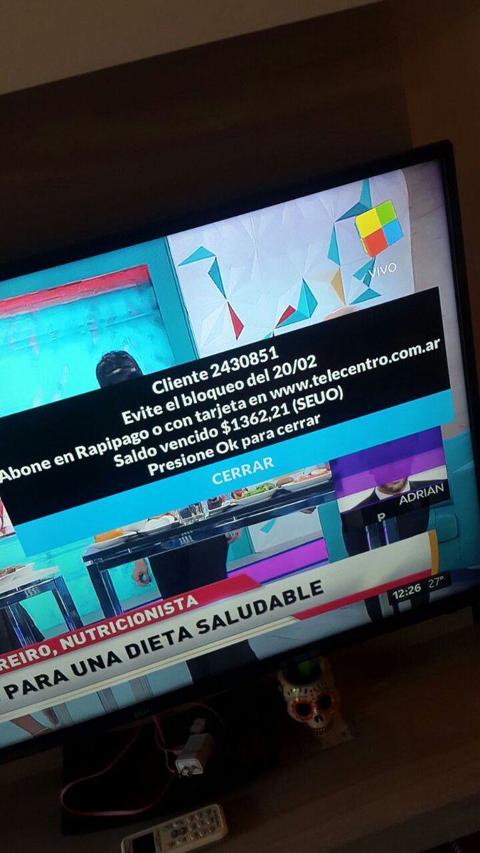 losbauret's tweet photo. Agarrarme que lo mató! @TeleCentroAyuda a duras penas volvió la imagen .. sigo sin teléfono ni internet. Caraduras!! Esta! Factura completa te voy a pagar https://t.co/FZK1pNzwML