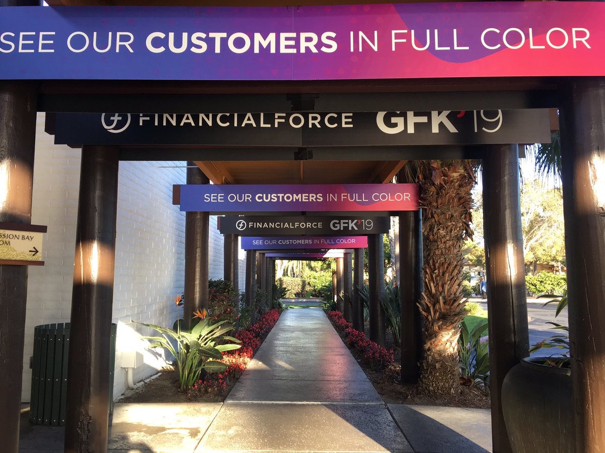 rwang0's tweet photo. MyPOV: next up @financialforce #gfk19 https://t.co/06utXpfG8n