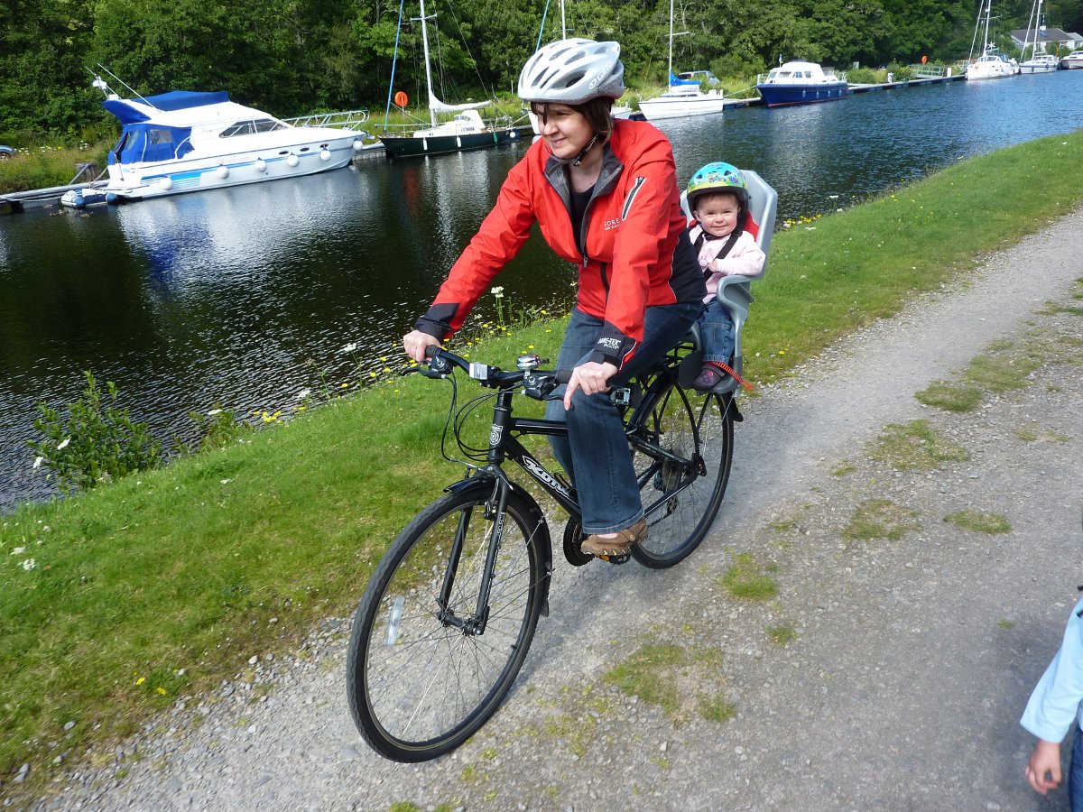 CycleLochNess's tweet photo. We hire road bikes, hybrid bikes, mountain bikes, kids bikes and even tandems. Helmets, locks, pumps and toolkits are supplied free with each hire. We are also happy to rent panniers, child seats, trailers, cycle computers and other accessories you might need #visitscotexpo https://t.co/jmmkyuIlQJ