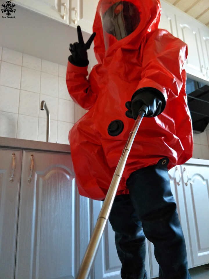 #latex #rubber #Gloves #Gasmask
Hello My Fans ，I haven't updated my twitter for a long time ，Thank you for your support and encouragement！😘😘 I ’ll be back in 2018😝😝 ，Happy new year！🎊