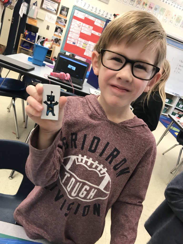 cari_sindelar's tweet photo. @TheresaFontana @laurie_ringe  We found our first Bots and re-hid them for others to enjoy! #BataviaBots #kindness101 ❤️ #SpreadTheJoy #JoyBots https://t.co/RZ2wAh3a0D