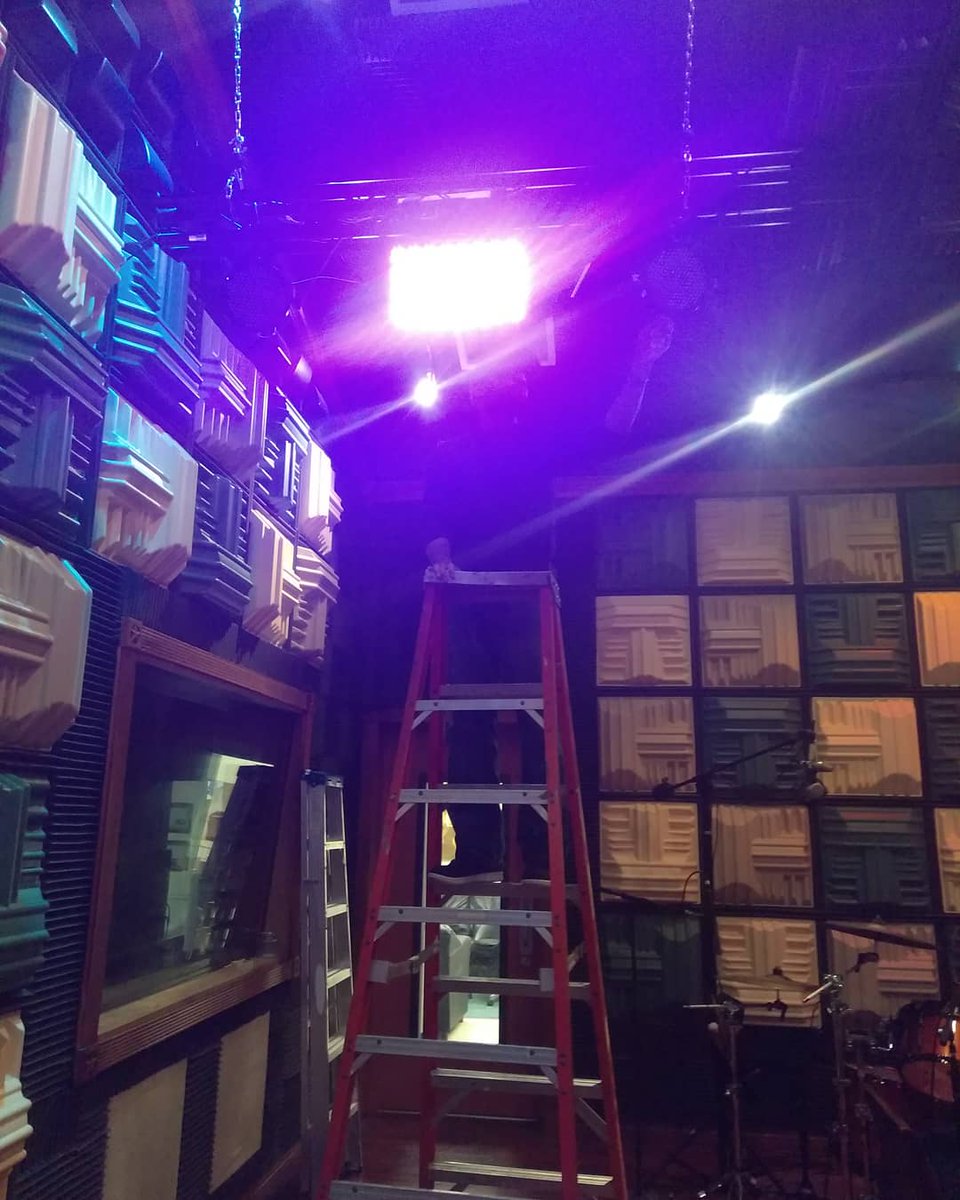 MajorKeyz's tweet photo. And there was (better) light.....@MajorKeyz doing studio lighting installation, rewiring, and DMX programing for upcoming studio recording, videos, and performances.

#recordingstudio #musicstudio #houstonstudio  #houstonartists #studioperformance #studiorecording #musiccoming https://t.co/OeOCEuIAyd