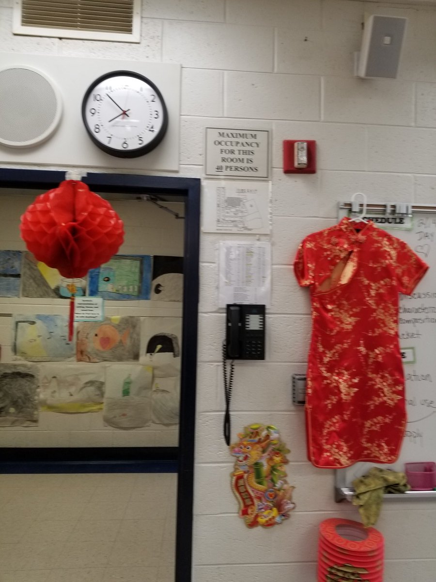 Neill5_'s tweet image. Two extraordinary students in our CPR, Annie Baxter and Rania Kolluri, teach about Chinese New Year and lead the game "10" in Mandarin. @HaddonfieldMS #awesomestudents #diversity_is_our_strength
#Room271rocks