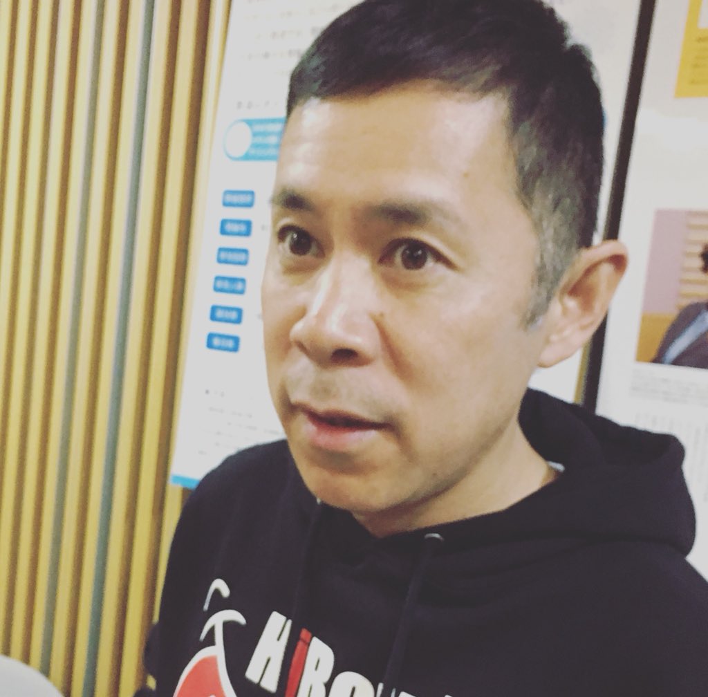 オールナイトニッポン 1時からは岡村隆史のオールナイトニッポンです あの抗争がついに終幕か 3月1日のスペシャルウィークのお知らせもあります 今回のスペシャルなゲストを発表 タップダンスクイズはわかったらすぐに番組までメール下さいね