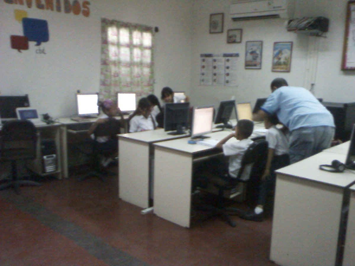 CBITSRodriguez's tweet photo. Video sobre el Congreso de Angostura, trabajando con LibreOffice Writer estudiantes de la U.E "Simon Rodriguez" @cbitcarabobo @Fundabit @SalaCarabobo https://t.co/Hs6EFl8G7Y