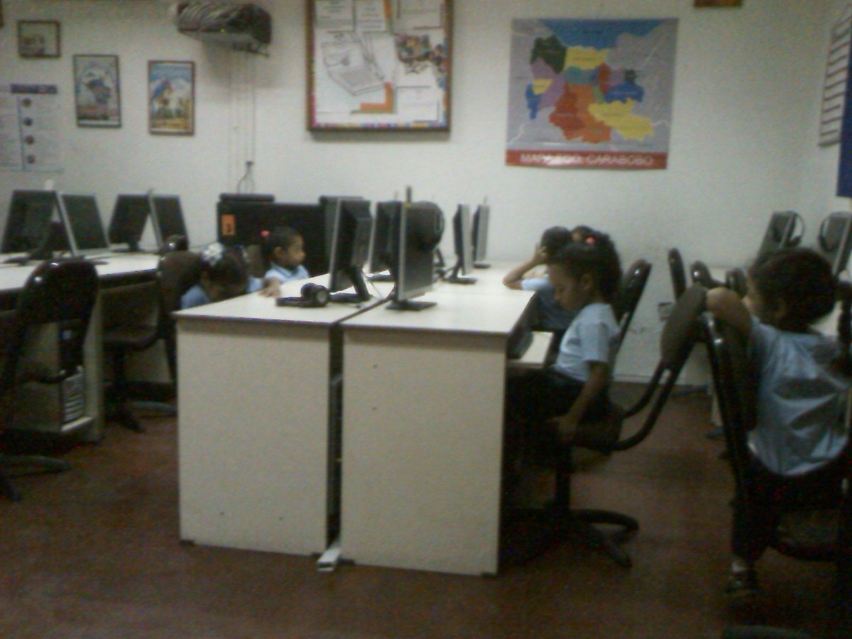 CBITSRodriguez's tweet photo. Video sobre el Congreso de Angostura, trabajando con LibreOffice Writer estudiantes de la U.E "Simon Rodriguez" @cbitcarabobo @Fundabit @SalaCarabobo https://t.co/Hs6EFl8G7Y