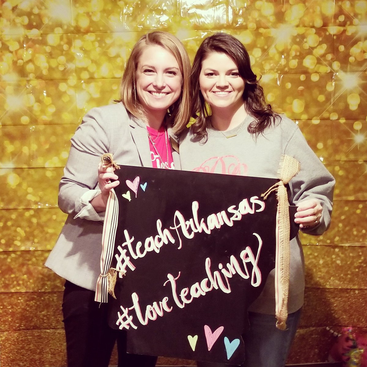 DeariePaige's tweet photo. I #loveteaching because it's my passion! @2017ArkansasTOY #TeachArkansas #ALAPhotoChallenge https://t.co/G7xFCZ6gLm