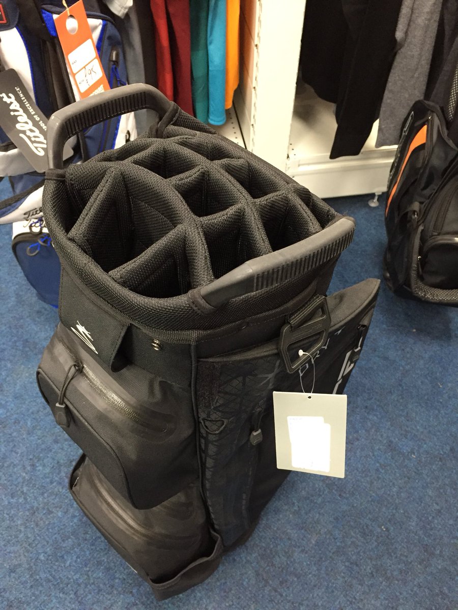 TheDiscountGolf's tweet photo. @jse144 @addingtoncourt @CrownGolf Hi, the stand bag doesn’t have the 14 way divider but we have the dry tec cart bag which does. Same price £139 https://t.co/B1lRiT4TkR