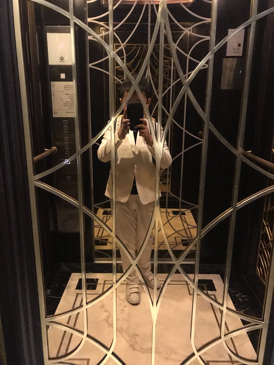 NguyenDucDuy007's tweet photo. When you live in a short period of 5***** luxury, try to relax and gin on a shopping spree,just suggesting 👍🏻👍🏻👍🏻👌🏻👌🏻👌🏻#Enjoy ! https://t.co/IlfqdCTme6