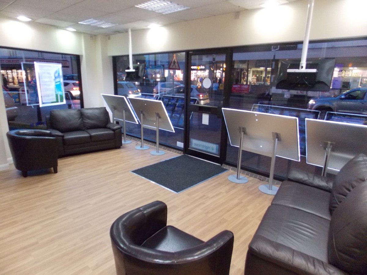 Rona Estate Agents tweet media