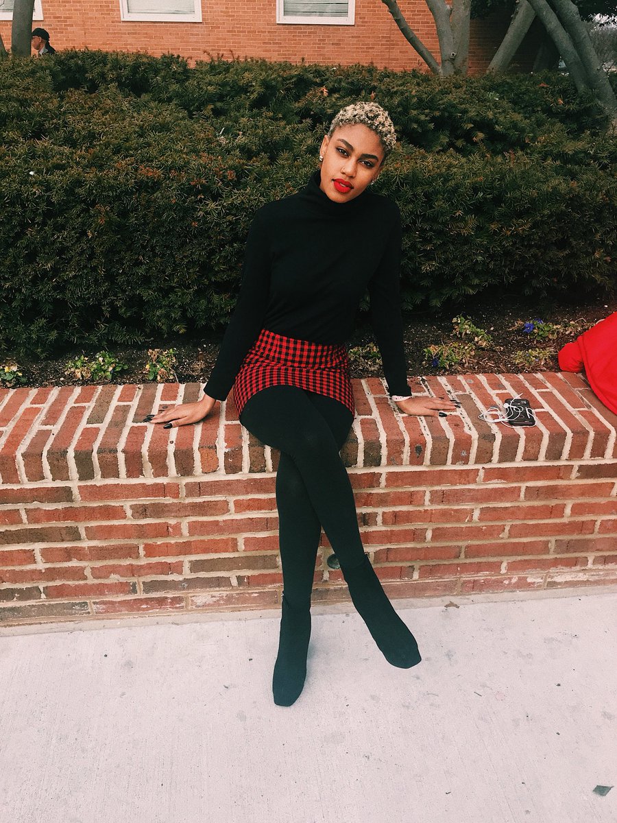 cayxnicole's tweet photo. He say I give him #FalseFeelings 🥀 https://t.co/uWpXfj2OWC