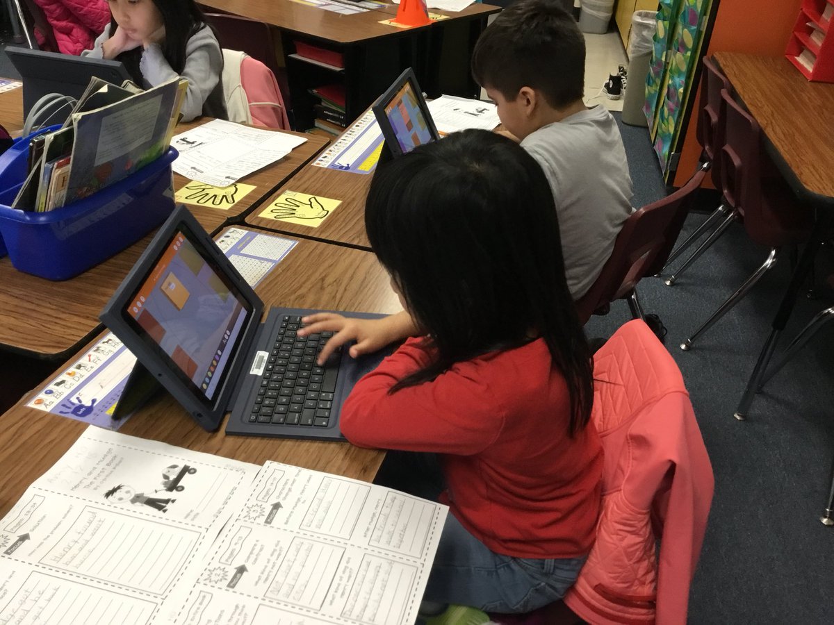 Martinez_2nd's tweet photo. S’s compare &amp; contrast Henry and Mudge stories using iBrainstorm app after studying each story. @HewittElem https://t.co/F868nwIzhp