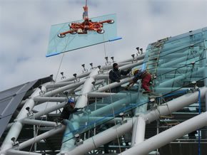 ClarkLifting's tweet photo. Need equipment for a heavy #Glazing lift,#YesWeCan provide glass vacuum units and #CraneHire to suit all kinds of loads and installations,check out our glass handling equipment https://t.co/zi7I0MEZo6 #Glazing for #ContructionUK #CraneSpotting #HeavyLifters #PlantHire #Sussex https://t.co/2F74diEeVo