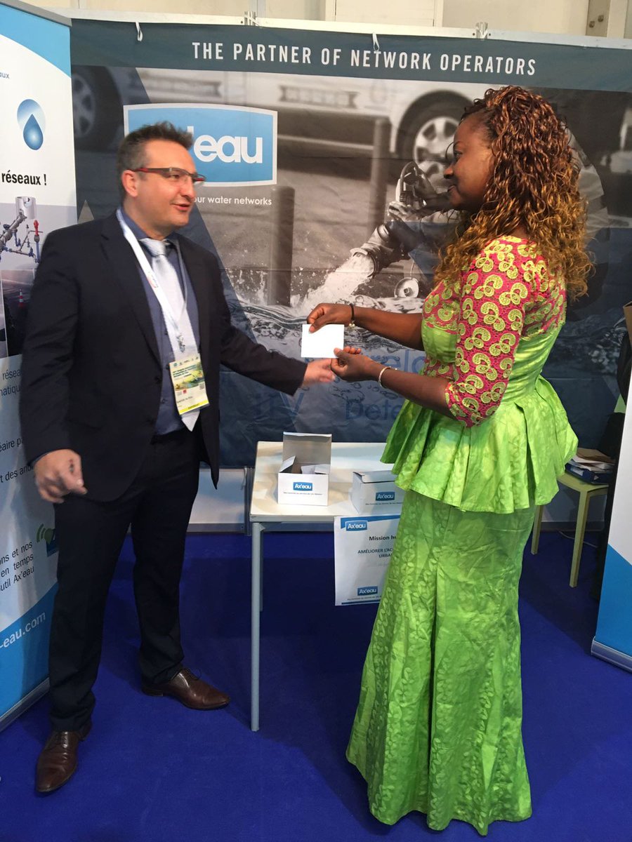 Axeau's tweet photo. Mission humanitaire Ax'eau : 
Nous profitons de notre présence en Afrique pour procéder au tirage au sort des collaborateurs qui partiront en juin en mission humanitaire à Abidjan, avec l'ONG @eau_et_vie 
Tirage réalisé par Mme. Yaoussa Bagayoko

#humanitaire #eau https://t.co/va5BT1IoKY