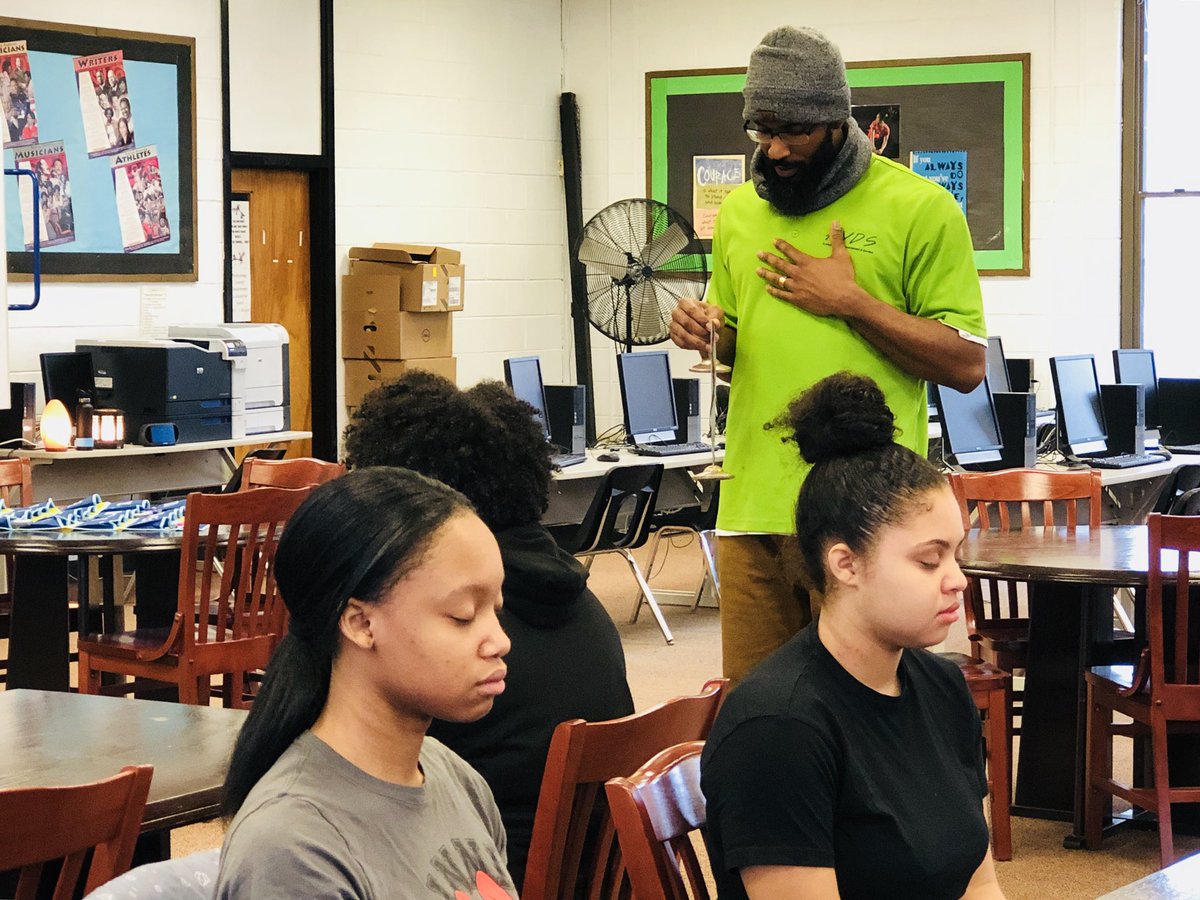 AlishaDelorenzo's tweet image. The faces of @Asbury_ParkSD Ss getting mentally prepared to earn @RutgersU college credits @alliedhealthap @skgray1 @sunshine1018 @APSuperREP #APWellnessProject