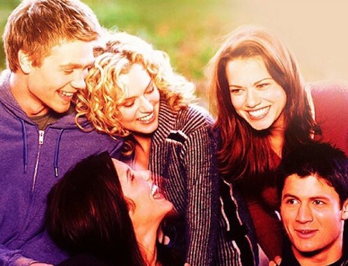 thelifewithless's tweet photo. One Tree Hill: 11 Songs Every True Fan Will Have On Their iPod https://t.co/x96AkdaIzF https://t.co/H5z74M87GL