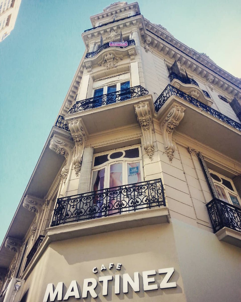 Café Martinez (Av. de Mayo 699) #edificio #building #cafe #argentine #architecture #arquitectura #argentina #buenosaires #caba #avdemayo #turismo #tourism #vilavide #travel #кафе #буэносайрес #архитектура #аргентина #красиво #туризм #путешествие