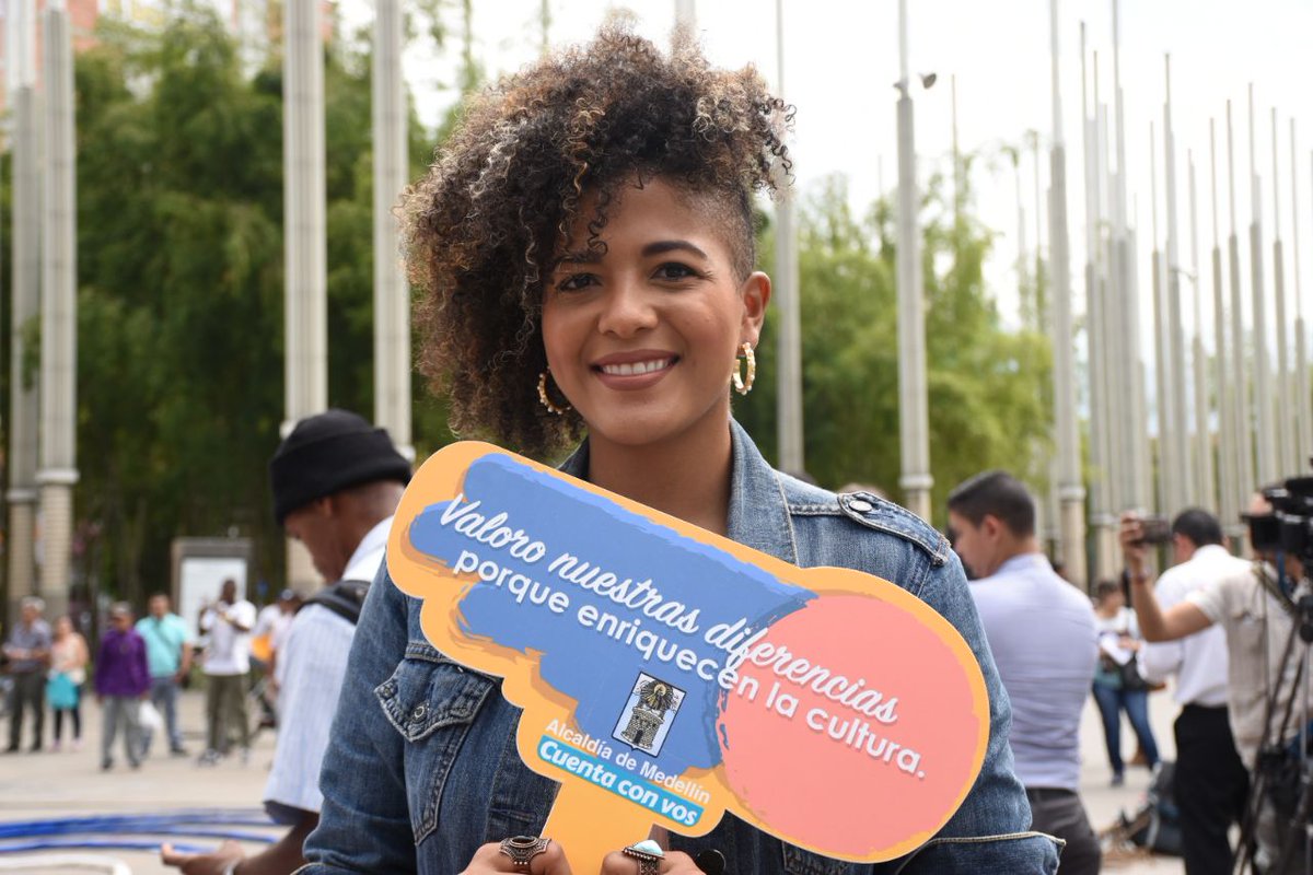 AlcaldiadeMed's tweet photo. ¡Valoramos nuestras diferencias porque enriquecen la cultura! 🧔👩Como ciudadanos reconocemos y aprendemos de los grupos étnicos. #MedellínSienteSusRaíces #InclusiónMed https://t.co/QWc00znv8z